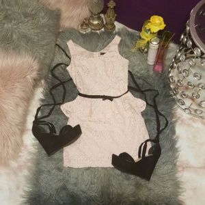😍NWT😍Belted Peplum Dress